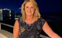 Erika Buenfil presume fotografía junto a Brad Pitt, y causa revuelo en redes sociales