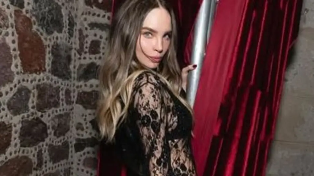 Belinda cuadro con el rostro de la cantante, queda intacto en trágico accidente automovilístico