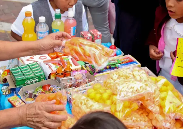 "Dealer de papitas": alumnos revenden comida chatarra en escuelas de Tamaulipas