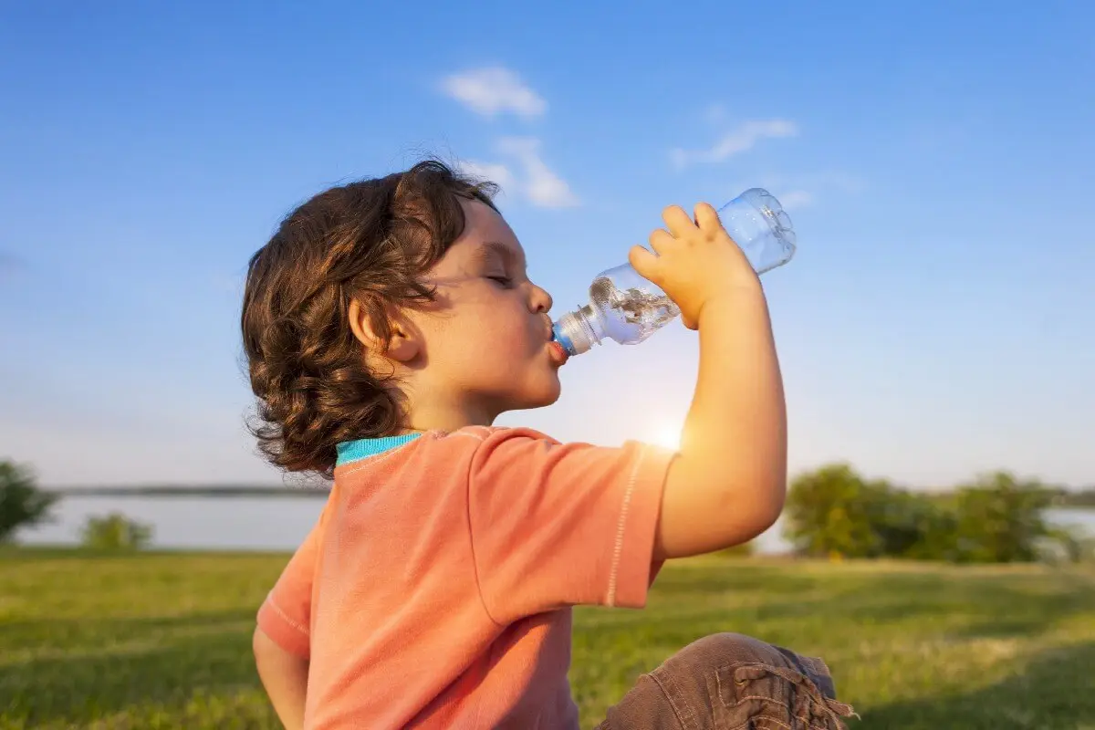 Las autoridades buscan confirmar si las altas temperaturas fueron la causa directa o un factor agravante en pacientes con enfermedades crónicas. Foto: Freepik