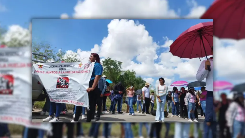 Maestros y estudiantes del Tecnológico Superior de Motul bloquean la carretera Mérida-Tizimín