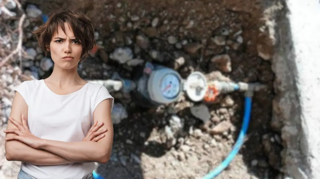 ¿Sin pagar ni gota? Detectan tomas clandestinas de agua y retiro de medidores en La Paz