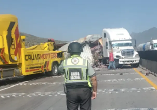 Tráiler choca en la autopista Monterrey - Saltillo ¿Hay cierres viales?