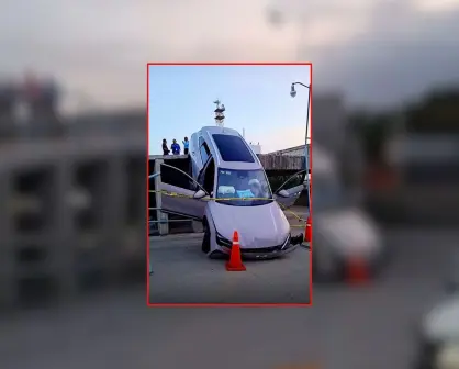 Auto cae desde el nivel más alto de un estacionamiento en Mérida: así ocurrió el accidente