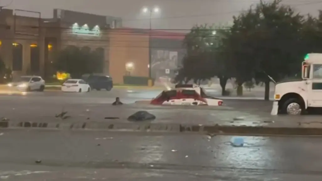 Reynosa bajo el agua tras fuertes lluvias; caótico panorama en calles y viviendas