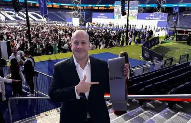 Enrique Alfaro concluye estudios en Dirección de Futbol en España