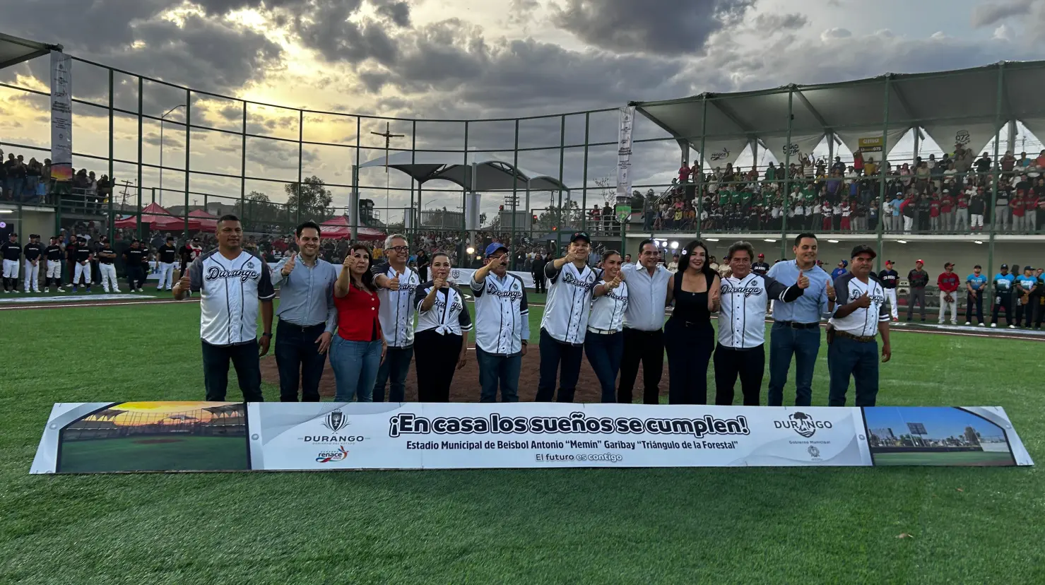 Este jueves fue inaugurado el nuevo estadio de beisbol Antonio Memín Garibay. Foto: Alejandro Ávila.