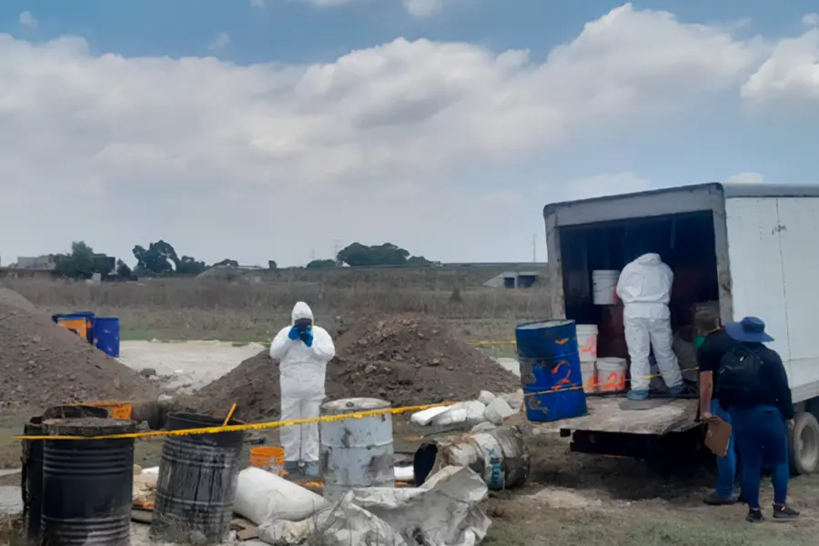 Tiran residuos tóxicos en el Lago de Texcoco; acaban en prisión preventiva