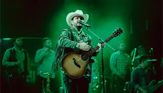 Edén Muñoz homenajea a Carlos Manzo durante su presentación en el Auditorio Nacional