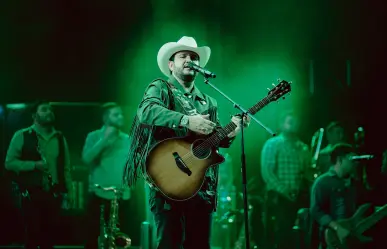 Edén Muñoz homenajea a Carlos Manzo durante su presentación en el Auditorio Nacional