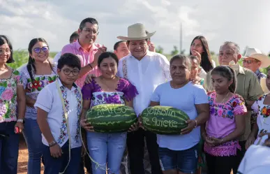 Gobierno del estado impulsa caminos sacacosechas para fortalecer al campo yucateco