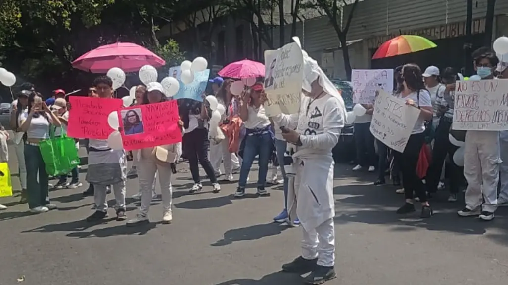 Trabajadores de la Junta Federal de Conciliación y Arbitraje denuncian despido injustificado; exigen reinstalación