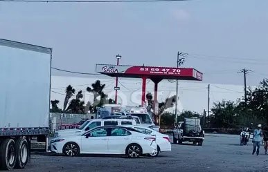 Muere despachador tras explosión de tanque de gas en Salinas Victoria, Nuevo León