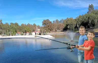 Por Día del Padre realizan torneo de pesca infantil en el Lago de los Patos de Durango