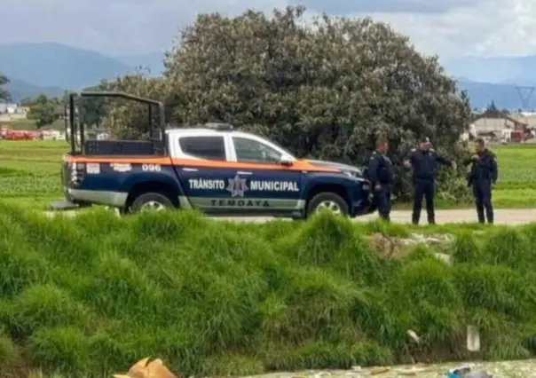 Hallan cuerpo flotando en canal de aguas negras en Temoaya