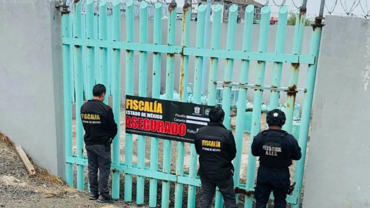 Intervienen toma clandestina de agua potable en Jocotitlán, hay una persona detenida. Foto: @FiscaliaEdomex