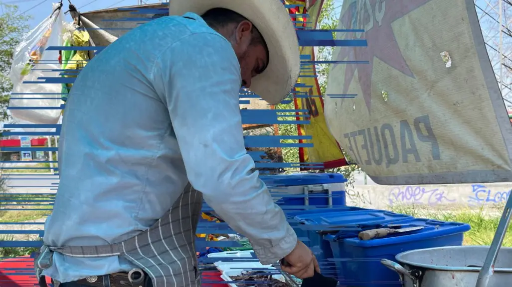 Día del Padre: Un parrillero regio que trabaja para cumplir los sueños de sus hijos