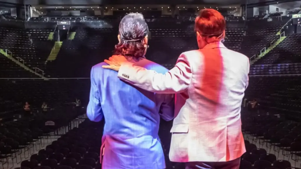 Los tigres del Norte festejan a todos los papás con: En el Nombre tu Padre