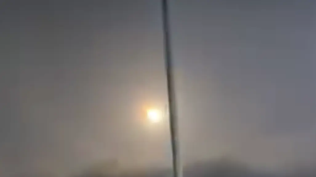 Objeto luminoso cruza el cielo de Coahuila: posible meteorito causa alarma