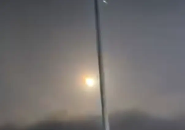 Objeto luminoso cruza el cielo de Coahuila: posible meteorito causa alarma