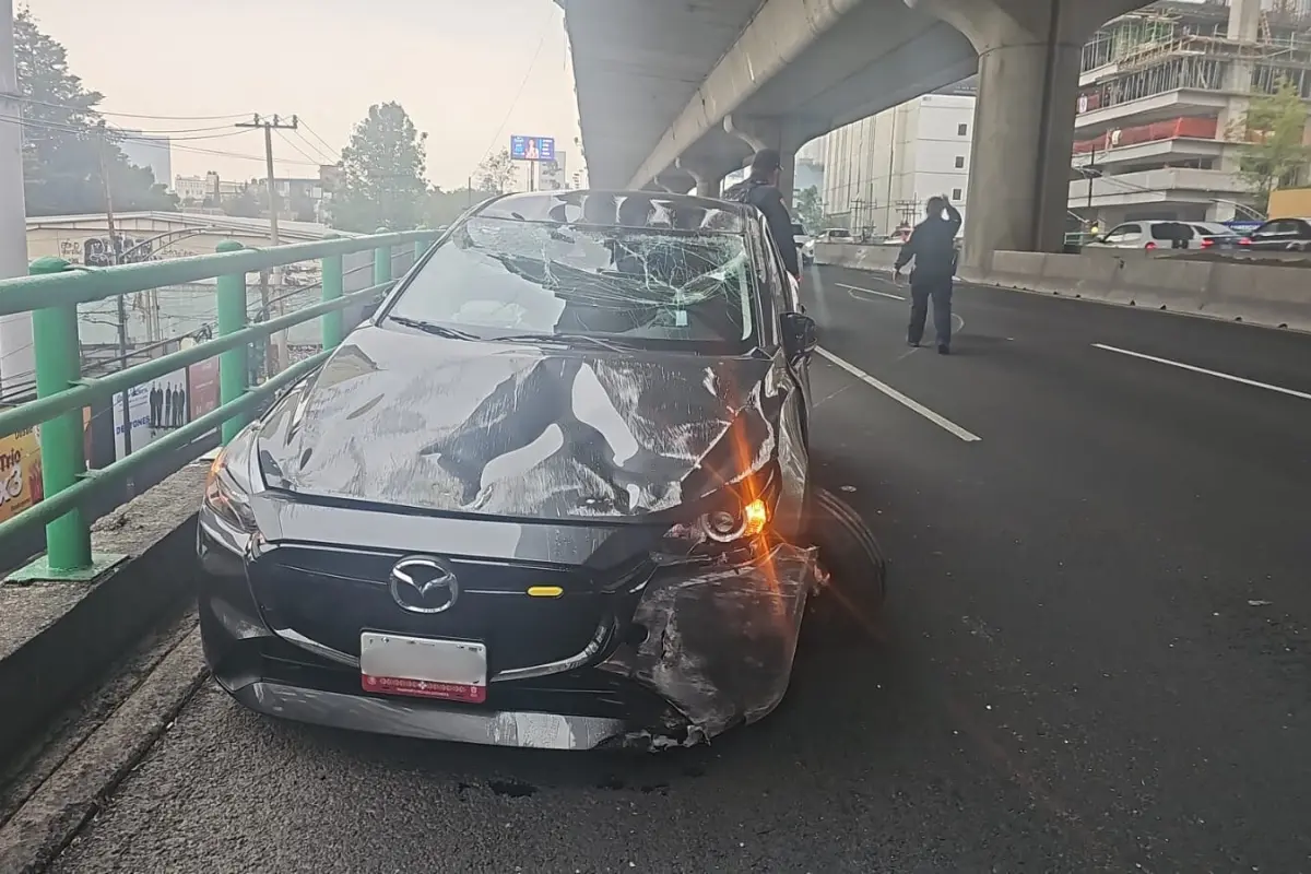 Autoaccidentado en Periférico CDMX.   Foto: Luis Antonio Alfaro
