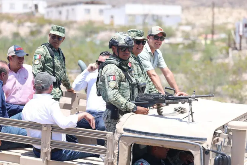 Recorrido del gobernador por el nuevo cuartel militar en Coahuila / Foto: Gobierno de Coahuila
