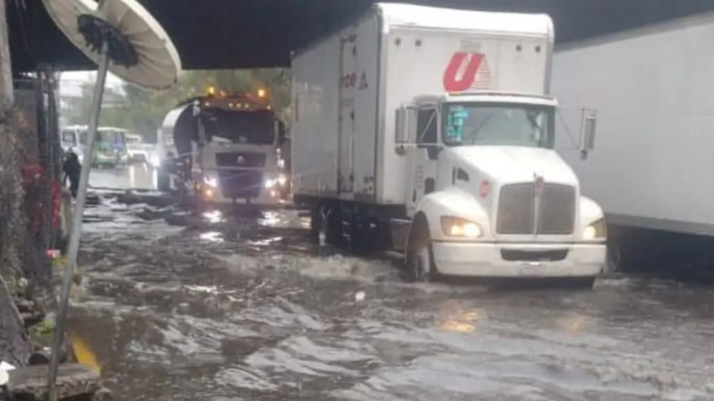 Fuertes lluvias en Edomex deja encharcamientos en estas zonas de Tlalnepantla