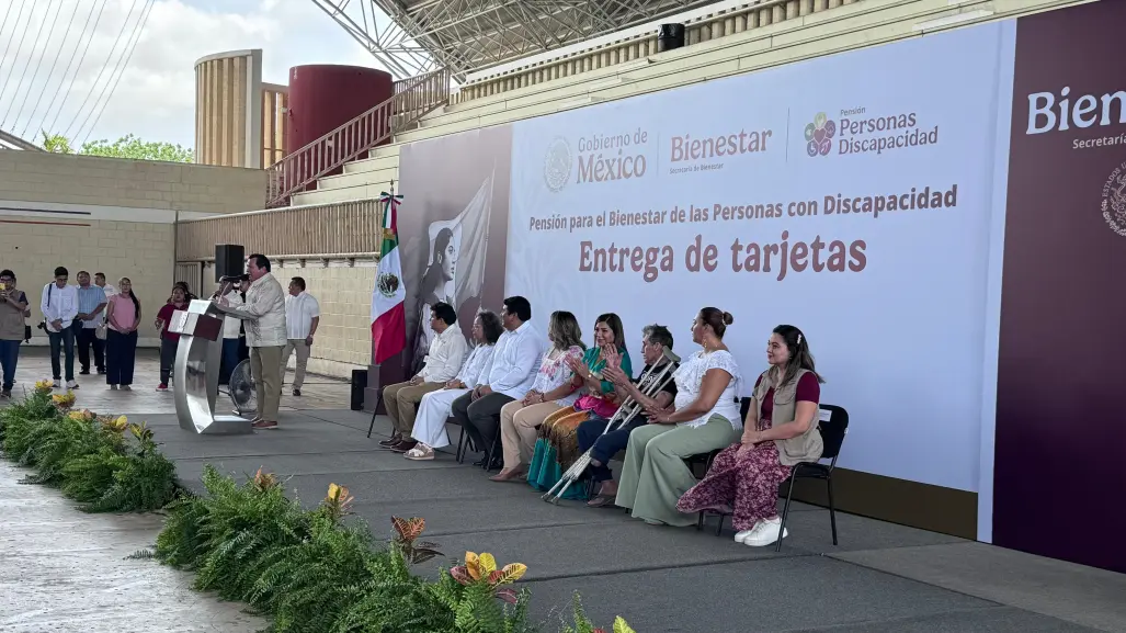 Entregan tarjetas de Pensión del Bienestar a personas con discapacidad en Yucatán