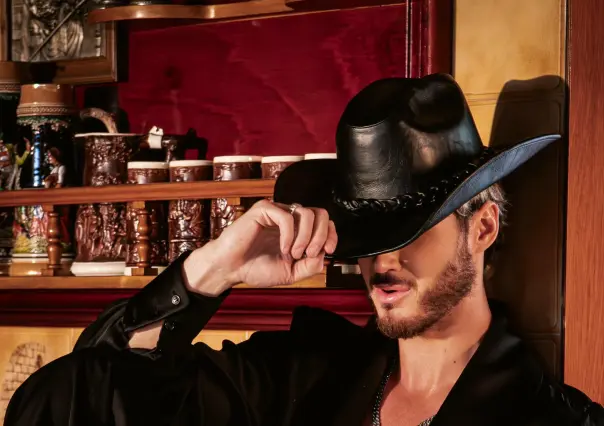 Fede Dorcaz se rinde a México con el videoclip de "A su medida"