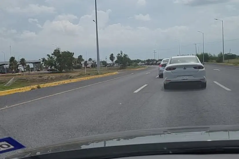 Largas filas en el puente Donna | Foto: FB