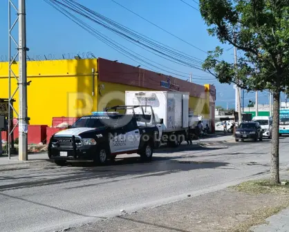 Someten a empleados de tienda comercial en Cadereyta tras asalto