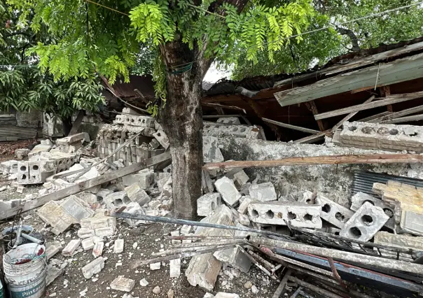 Colapsa techo de vivienda abandonada debido a las lluvias en Tampico