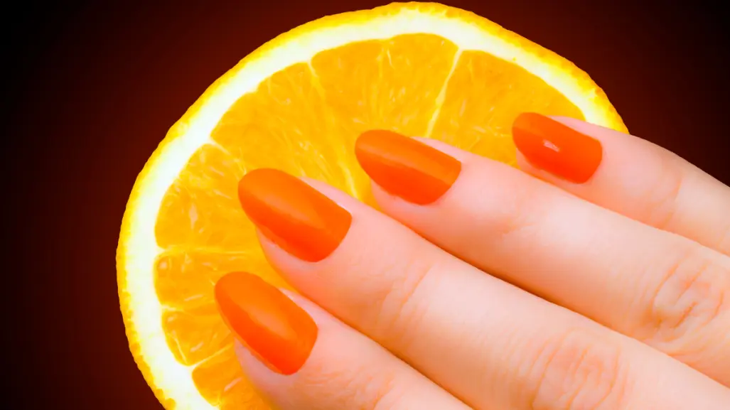 Verano 2025: 7 increíbles diseños de uñas frutales que son tendencia