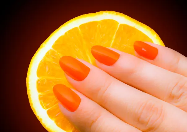 Verano 2025: 7 increíbles diseños de uñas frutales que son tendencia