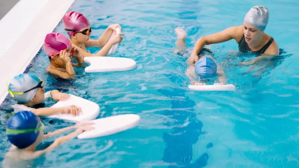 3 opciones de curso de verano en Durango si quieres que tu hijo practique natación