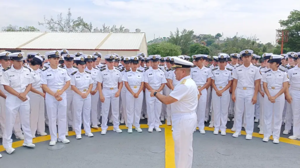 171 cadetes del Buque Escuela Cuauhtémoc continúan su instrucción a bordo del ARM Usumacinta
