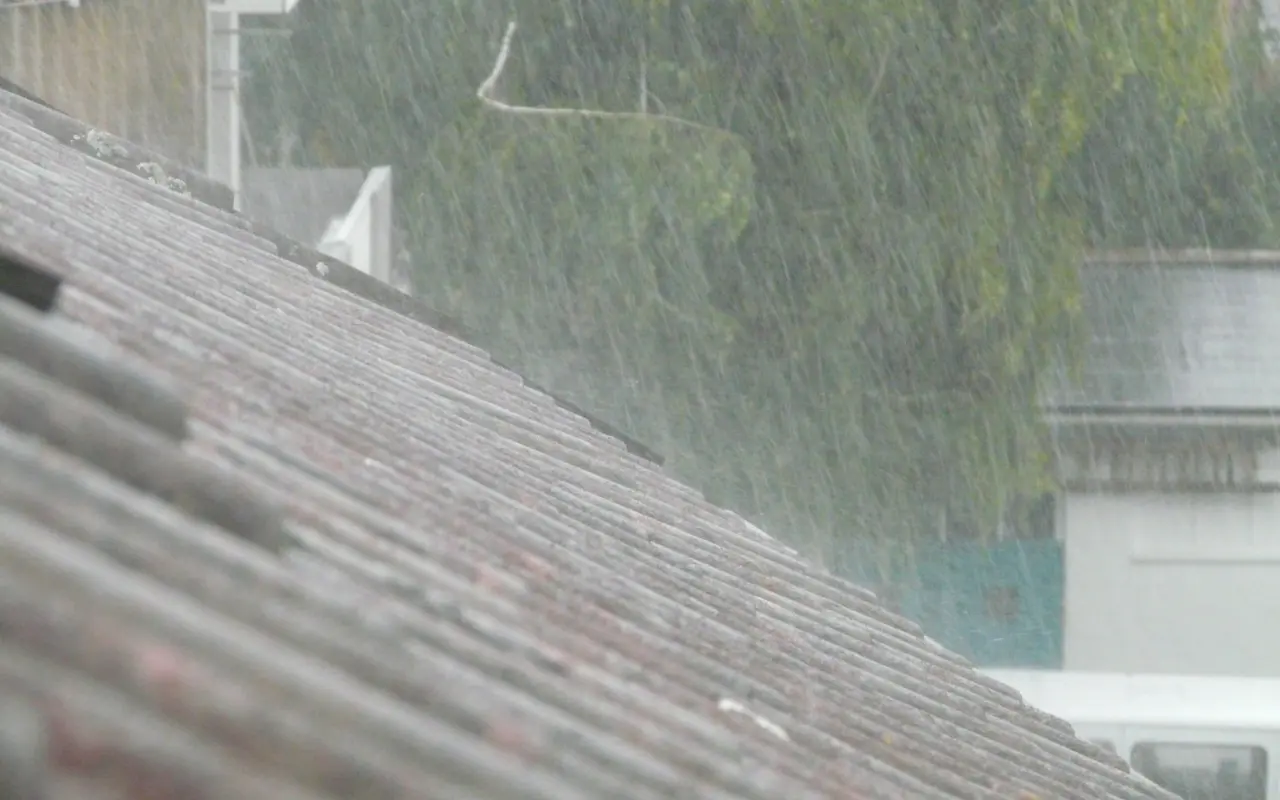 Las lluvias continuarán este 17 de junio en el Estado de México; se recomienda tomar precauciones. Foto: Canva