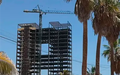 El edificio m&aacute;s alto en La Paz preocupa a vecinos por posible desabasto de agua