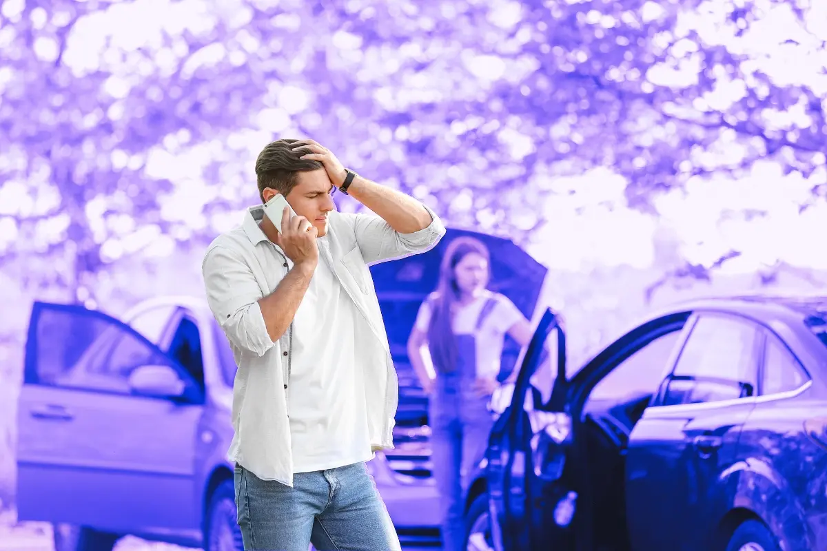 Dos personas involucradas en un accidente vial. Foto: Canva