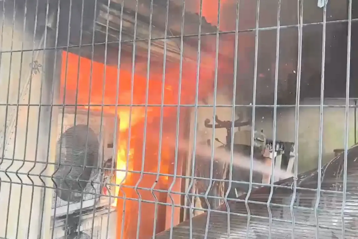 Incendio en Conalep de Monterrey. Foto: Protección Civil Monterrey