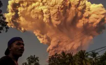 VIDEO l Captan explosión del monte Lewotobi Laki-Laki en Indonesia