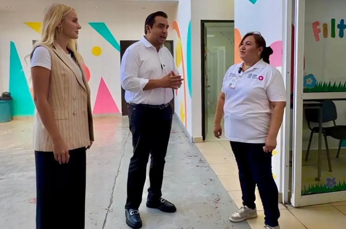 El alcalde de Santa Catarina, Jesús Nava, visita uno de los cuatro Centros de Atención Integral (CAI) para el cuidado de menores de edad. Foto: Gobierno de Santa Catarina