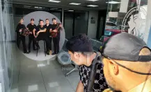 VIDEO | Llegan Los Juniors de Monterrey a la Fiscalía de Nuevo León tras desaparición