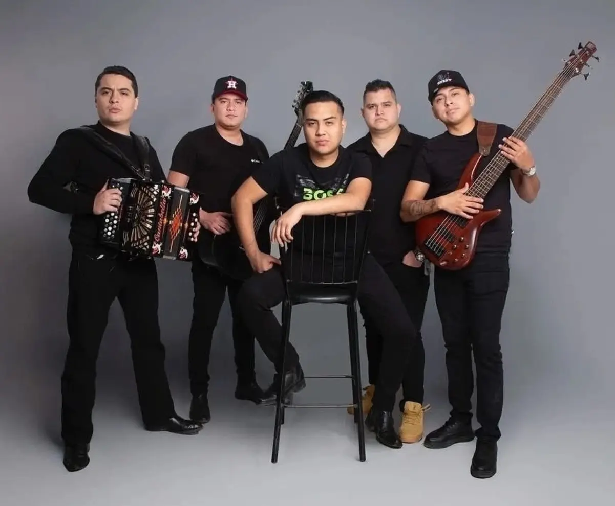 Su paradero es desconocido desde que regresaban de una presentación en el bar La Kaprishosa, en el municipio de General Terán, Nuevo León. Foto: Facebook Los Juniors de Monterrey.
