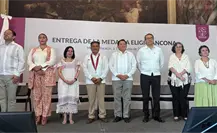 Fidencio Briceño Chel recibe la Medalla Eligio Ancona en Yucatán