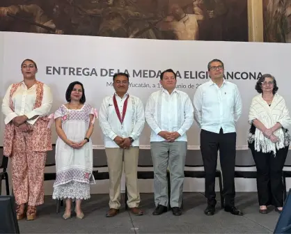 Fidencio Briceño Chel recibe la Medalla Eligio Ancona en Yucatán