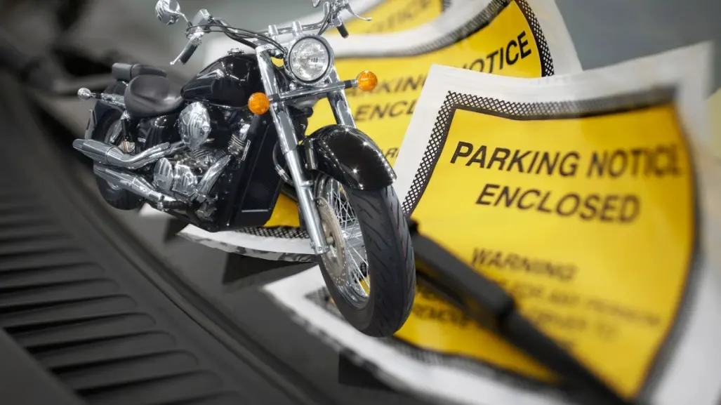 Estas son las multas en Nuevo León por no llevar placas en la moto