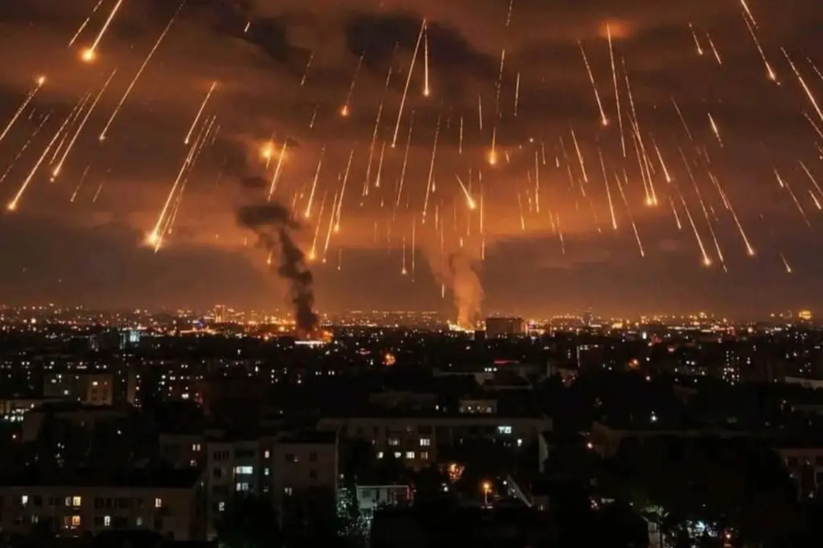 Ciudad de Tel Aviv atacada por misiles Foto: X(Twitter)