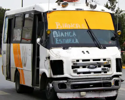 Manifiestan hartazgo usuarios de la ruta Blanca Esthela, más de 1 hora de espera y pésimo servicio