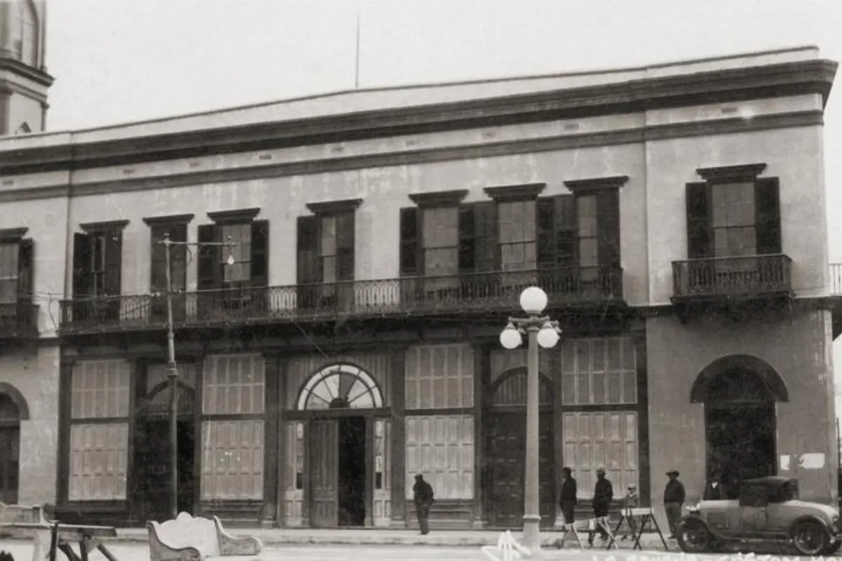 Junto al río Bravo, en el corazón del centro histórico de Matamoros, se levanta un edificio imponente de ladrillo rojo que parece desafiar al tiempo. Foto: INAH